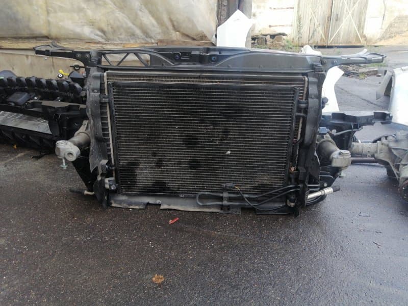 Панель передняя Audi A4 8E5 AMB 2003 (б/у)