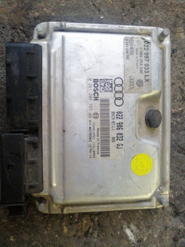 Блок управления ДВС Audi TT 8N3 BHE 2003 (б/у)
