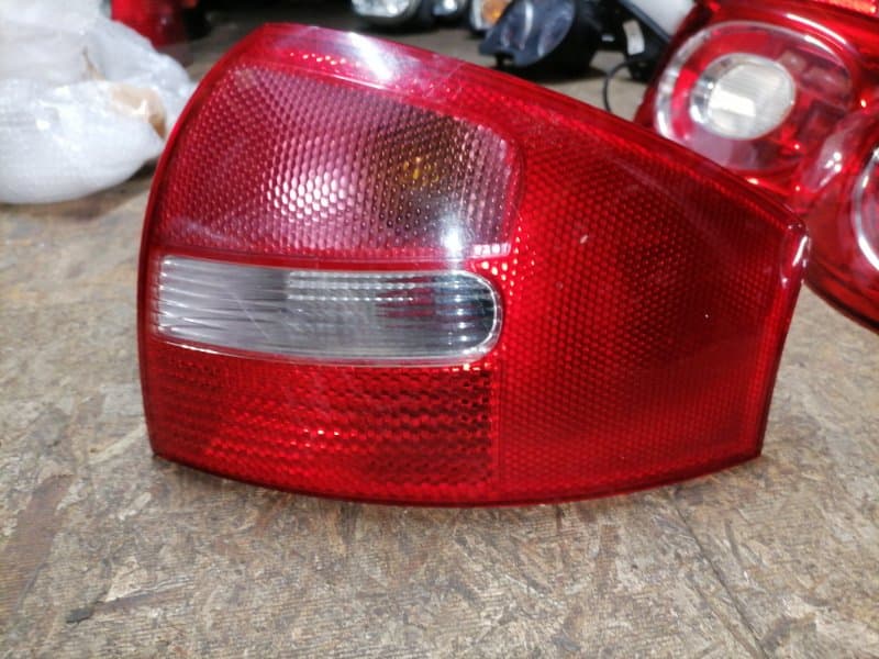 Фонарь Audi A6 4B2 ARE 2003 задн. прав. (б/у)