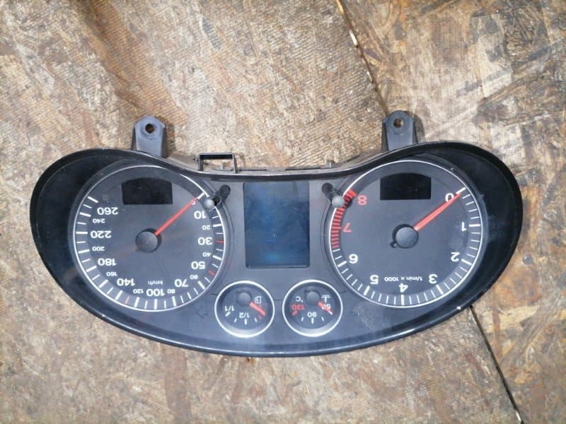 Щиток приборов Audi A3 8P1 AXW 2007 (б/у)