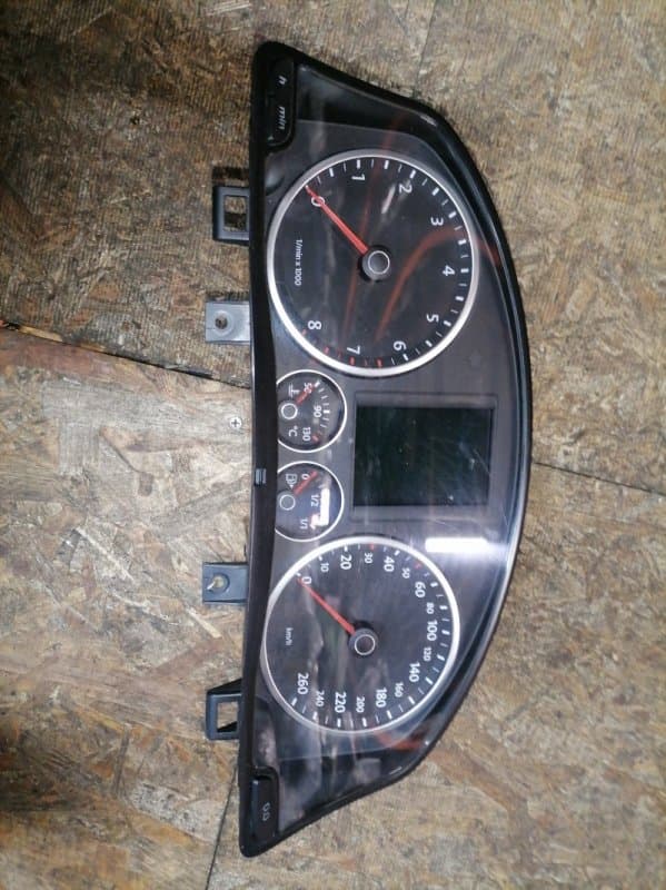 Щиток приборов Volkswagen Tiguan 5N1 CAW 2010 (б/у)