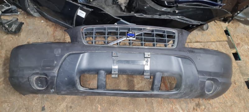 Бампер Volvo xc70 B5254T2 2002 перед. (б/у)