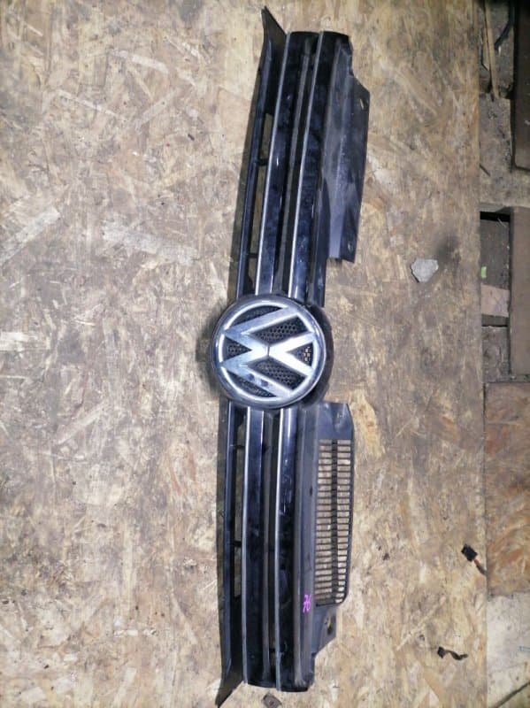 Решетка радиатора Volkswagen Golf 5K1 CAX 2011 (б/у)