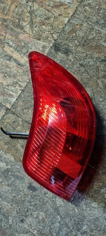 Фонарь Peugeot 308 4E 5F01 EP6CD EUR 5 120Л.С. 2010 задн. лев. (б/у)