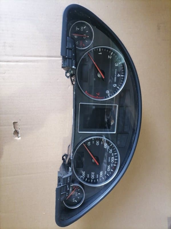 Щиток приборов Audi A4 8E5 AMB 2002 (б/у)