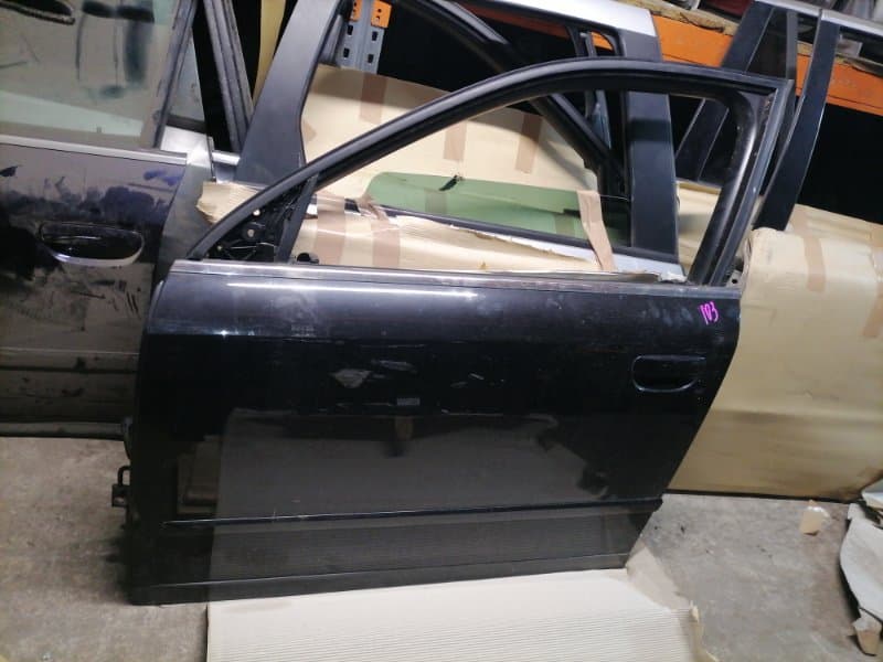 Дверь Audi A4 8E5 AMB 2003 перед. лев. (б/у)