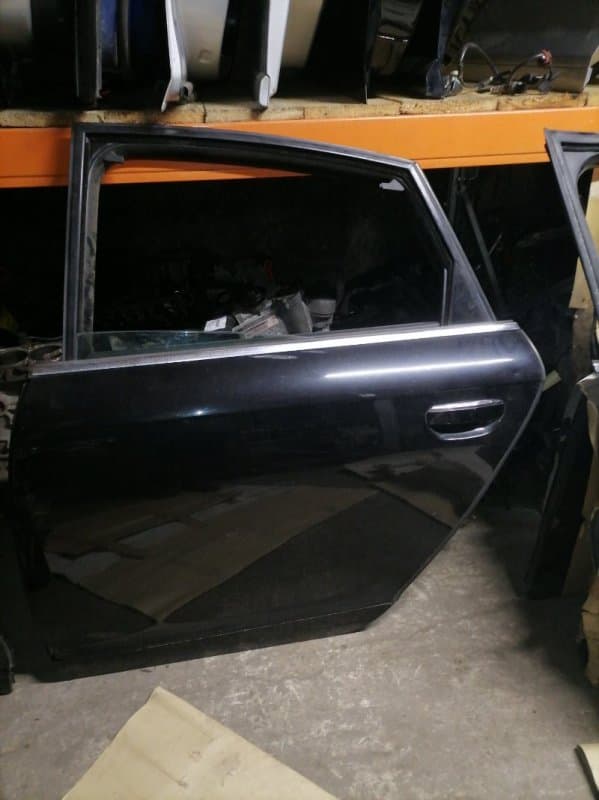 Дверь Audi A6 4F2 AUK 2007 задн. лев. (б/у)