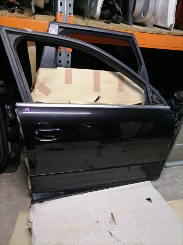 Дверь Audi A4 8ED BGB 2005 перед. прав. (б/у)