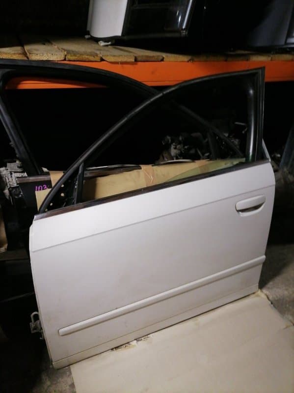 Дверь Audi A4 8ED BWE 2007 перед. лев. (б/у)