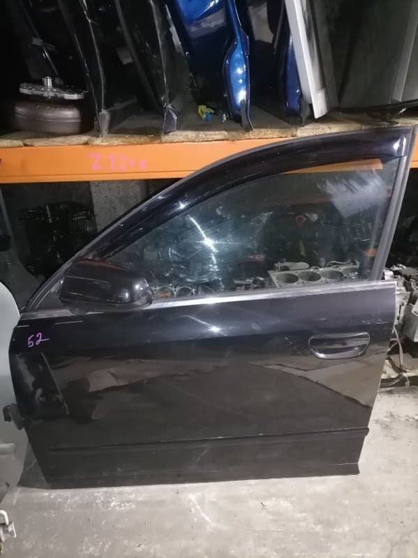 Дверь Audi A4 8E5 AMB 2002 перед. лев. (б/у)