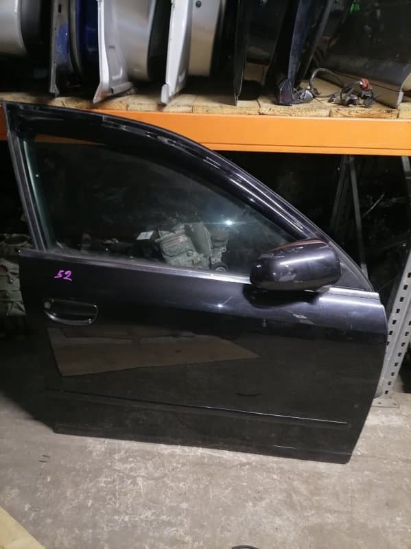 Дверь Audi A4 8E5 AMB 2002 перед. прав. (б/у)