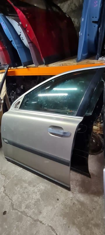 Дверь Volvo XC90 C B5254T2 2005 перед. лев. (б/у)