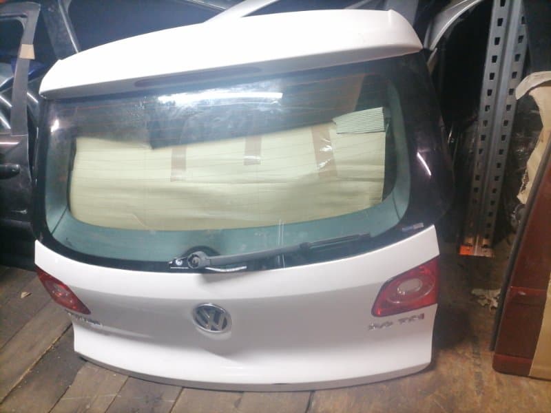 Крышка багажника Volkswagen Tiguan 5N1 CAW 2010 (б/у)
