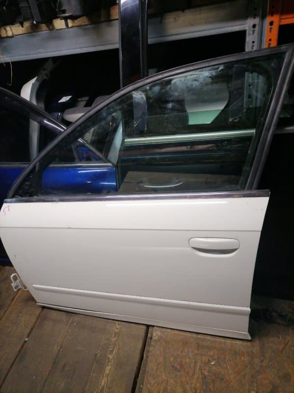 Дверь Audi A4 8ED BGB 2006 перед. лев. (б/у)