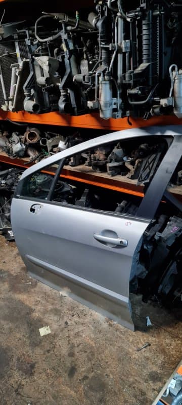 Дверь Peugeot 308 4E 5F01 EP6CD EUR 5 120Л.С. 2010 перед. лев. (б/у)