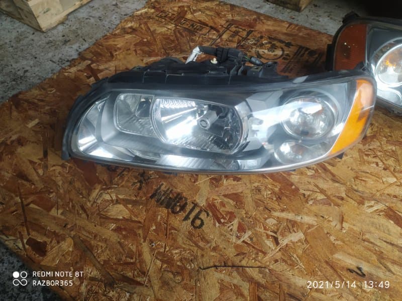 Фара ксенон Volvo V70 P2 B5254T2 2007 лев. (б/у)