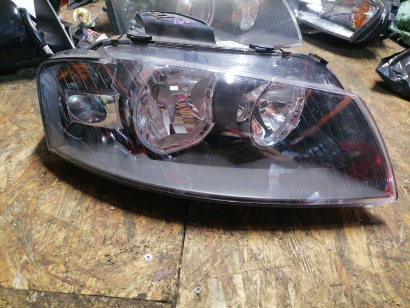 Фара галоген Audi A3 8P1 BSE 2007 перед. прав. (б/у)