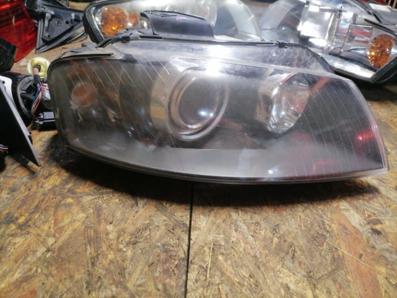 Фара ксенон Audi A3 8P1 BYT 2008 перед. прав. (б/у)