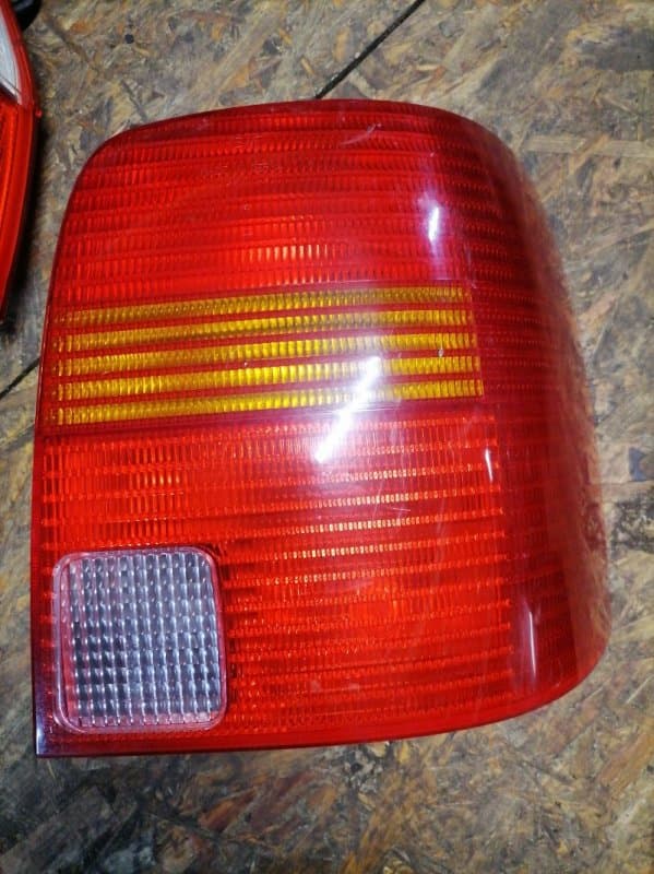 Фонарь Volkswagen Passat 3B5 APU 2000 задн. прав. (б/у)
