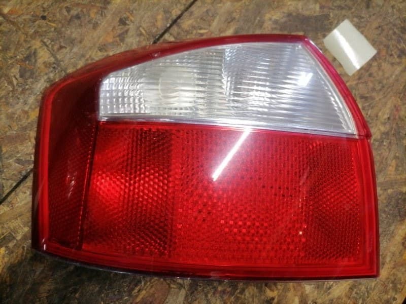 Фонарь Audi A4 8E2 ALT 2003 задн. лев. (б/у)