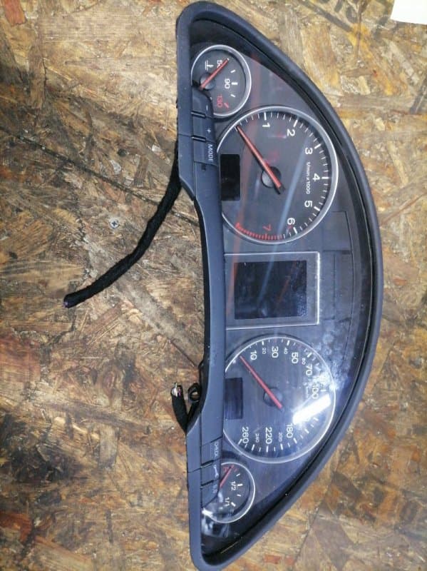 Щиток приборов Audi A4 8E5 AMB 2003 (б/у)