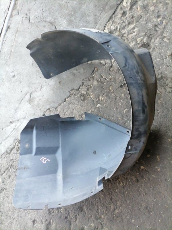 Подкрылок Volkswagen Passat 3B5 APU 2000 перед. прав. (б/у)