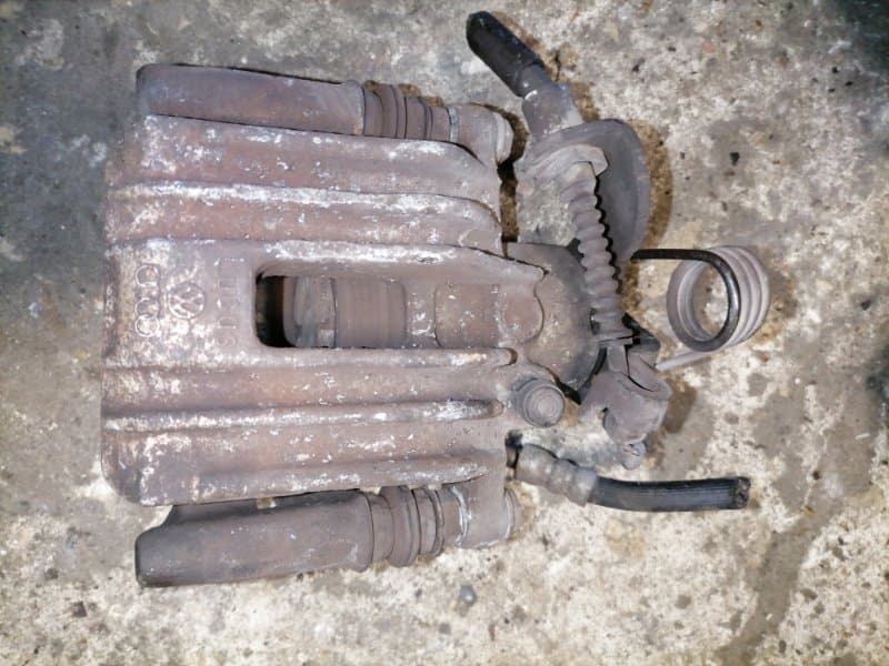 Суппорт Audi A4 8EC ALT 2006 задн. лев. (б/у)