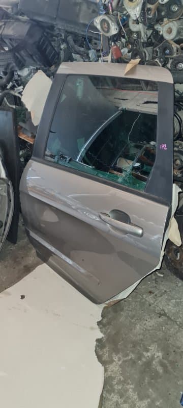 Дверь Peugeot 308 УНИВЕРСАЛ 2008 задн. лев. (б/у)