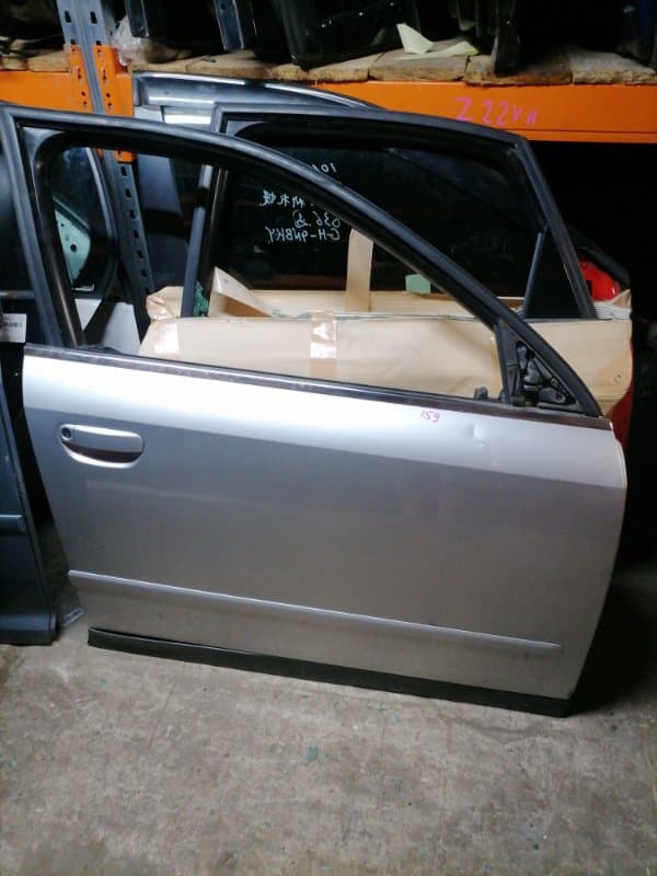 Дверь Audi A4 8E2 ALT 2003 перед. прав. (б/у)