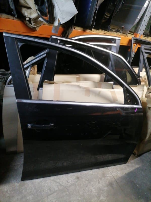 Дверь Volkswagen Jetta 1K2 BLG 2008 перед. прав. (б/у)