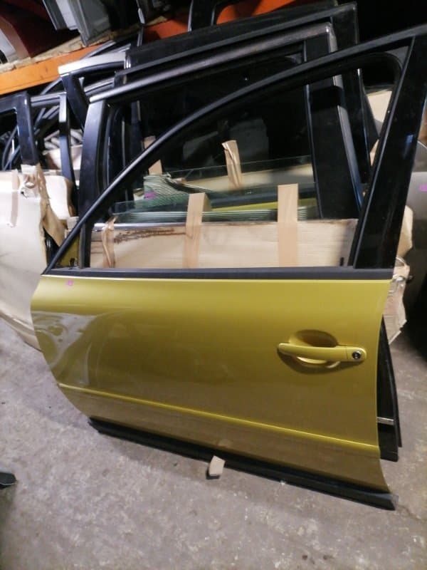 Дверь Volkswagen Passat 3B5 APU 2000 перед. лев. (б/у)