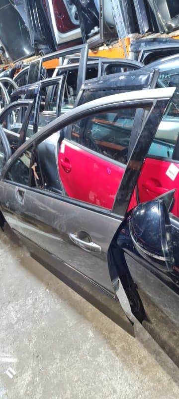 Дверь Peugeot 407 УНИВЕРСАЛ XFV ES9A 2008 перед. лев. (б/у)