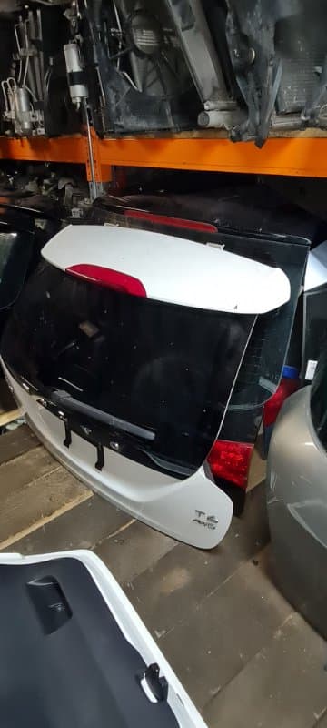 Крышка багажника Volvo V60 FW B6304T 2010 (б/у)