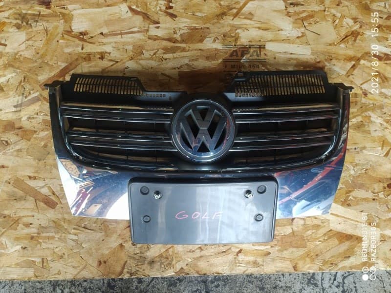 Решетка радиатора VOLKSWAGEN Jetta 5 1K 1.4 2005 (б/у)