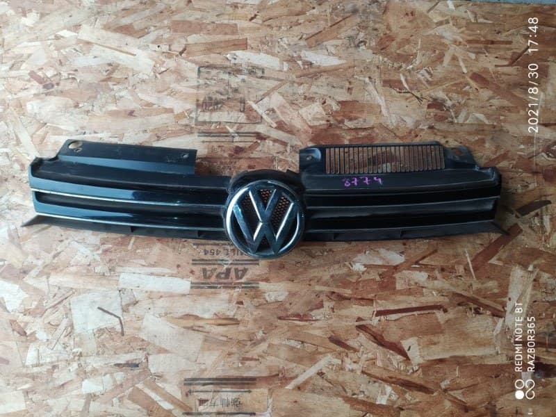 Решетка радиатора VOLKSWAGEN Golf 6 5K CAXA 2011 (б/у)