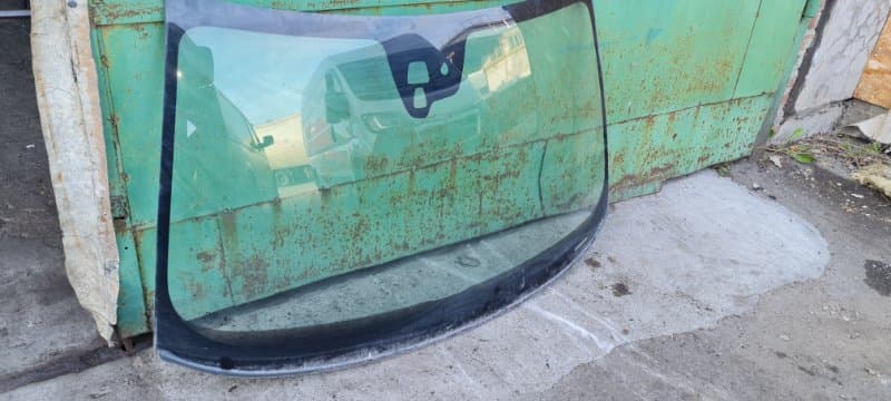 Стекло ветровое Volvo V70 УНИВЕРСАЛ B5254T 2012 (б/у)