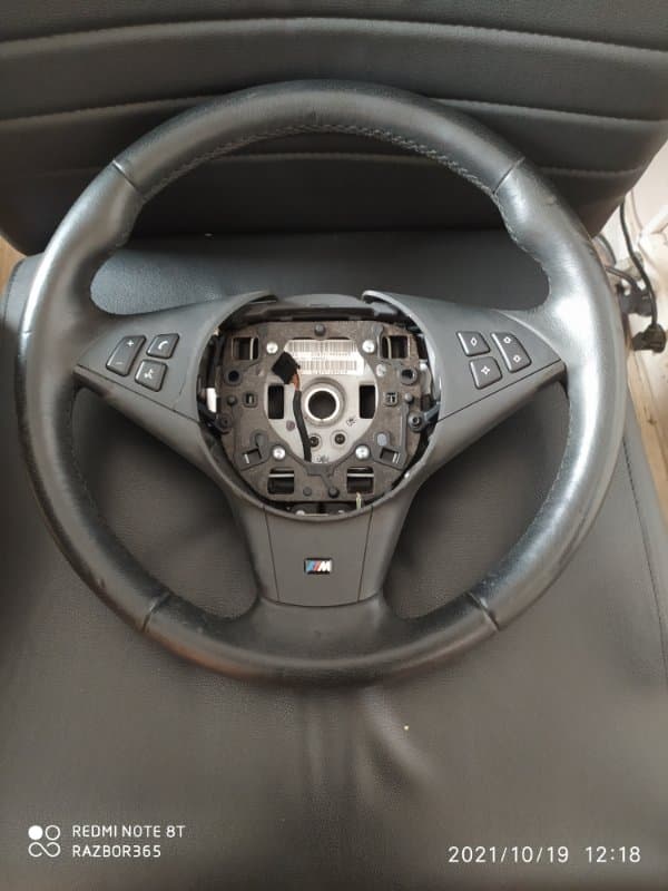 Руль BMW 5 E60 M54B30 2004 (б/у)