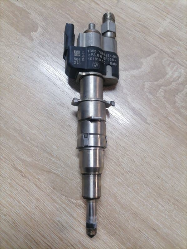 Форсунка BMW 7 F01 N63B44A 2010 (б/у)