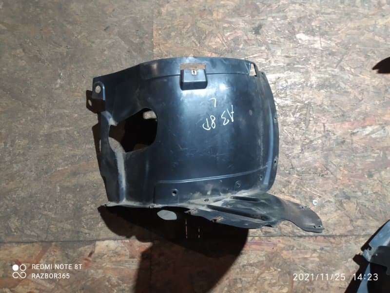 Подкрылок AUDi A3 8P 2.0 2004 перед. лев. (б/у)