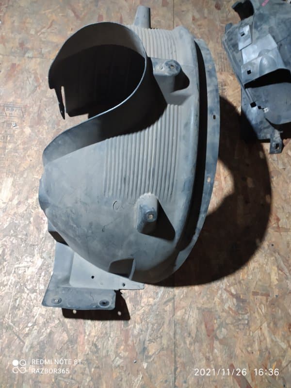 Подкрылок BMW X3 E83 M54B25 2004 перед. прав. (б/у)