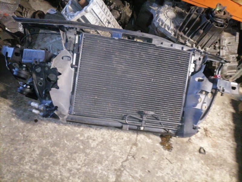 Панель передняя Volkswagen Passat 3B5 APU 2000 перед. (б/у)