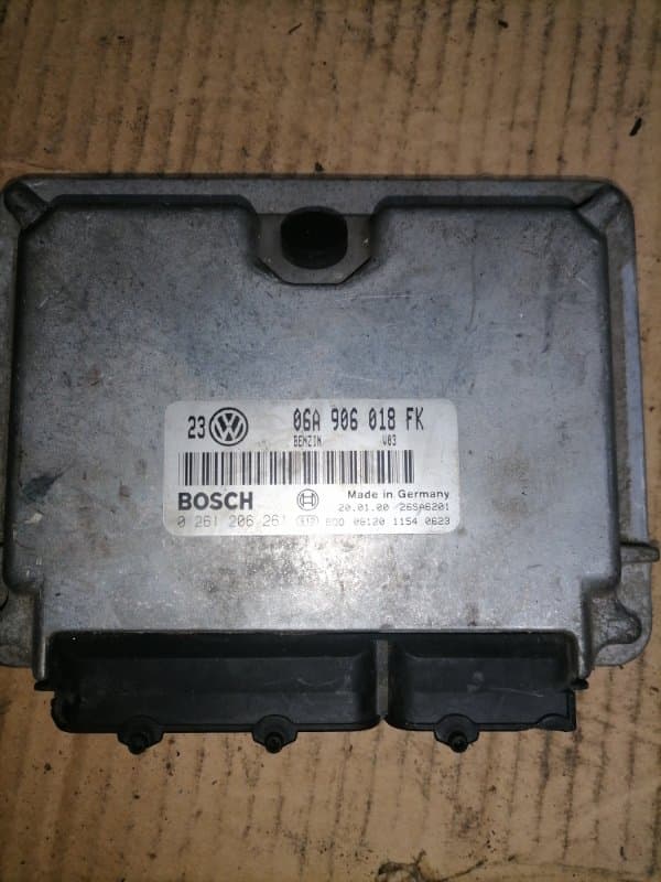 Блок управления ДВС Volkswagen Golf 1J5 AVU 2000 (б/у)