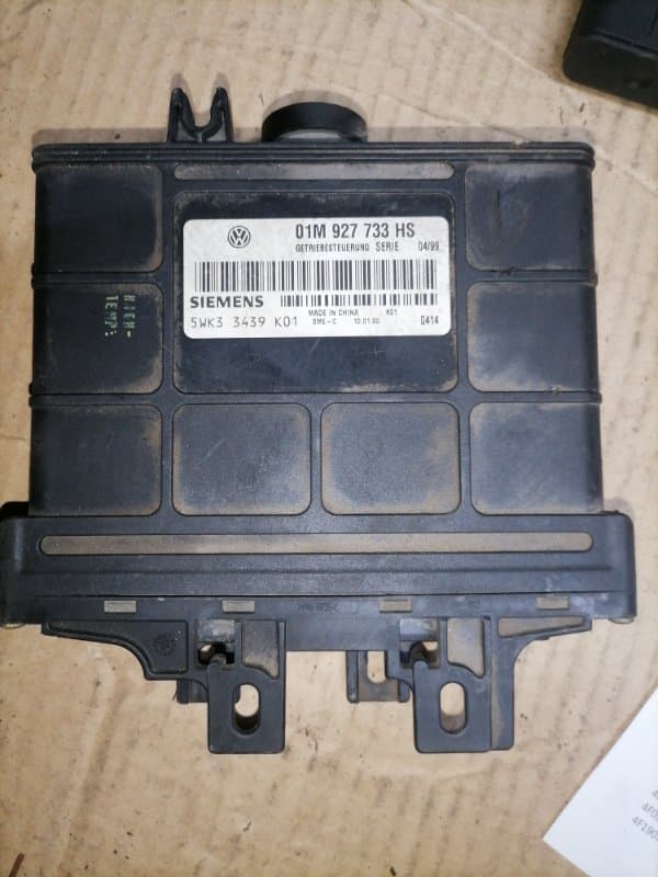 Блок управления АКПП Volkswagen Golf 1J5 AVU 2000 (б/у)
