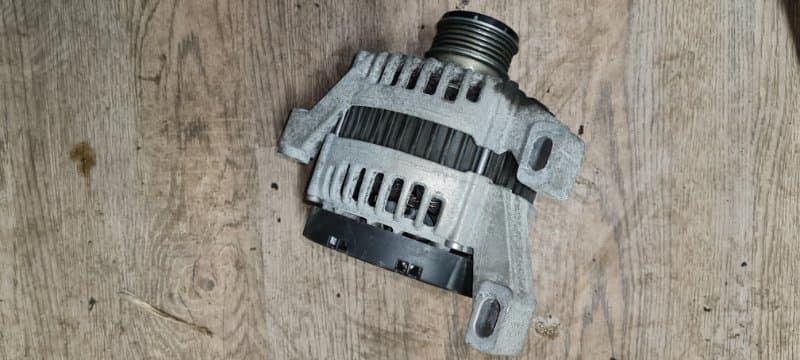 Генератор с обгонной муфтой 150А Volvo V70 УНИВЕРСАЛ B5254T 2012 (б/у)