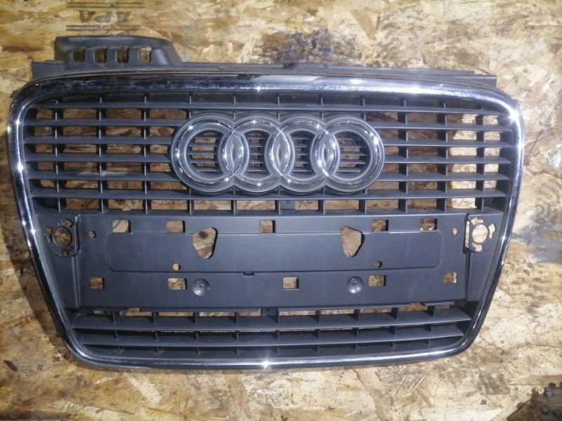 Решетка радиатора Audi A4 8EC ALT 2006 (б/у)