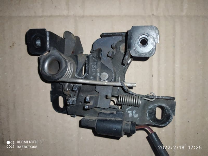 Замок капота AUDI A4 B5 2.4 APS 2000 перед. (б/у)
