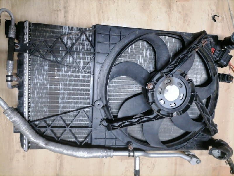 Комплект радиаторов с вентилятором Volkswagen Polo 9N1 BKY 2007 (б/у)