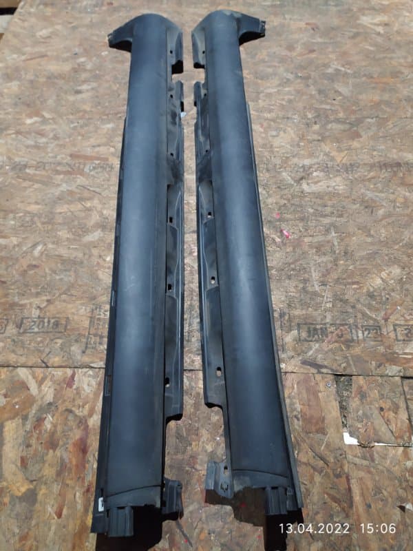 Накладка на порог Volvo C30 ХЭТЧБЕК B5244S3 2007 лев. (б/у)