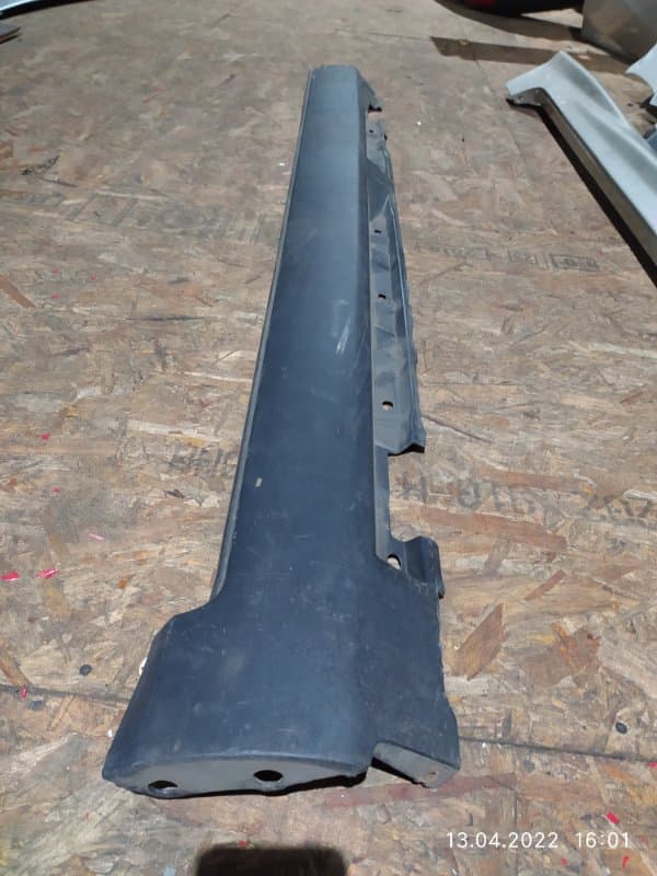 Накладка на порог VOLVO S40 V50 B5244S4 2005 лев. (б/у)