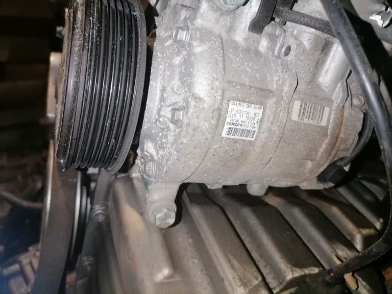 Компрессор кондиционера Audi A4 8EC ALT 2006 (б/у)